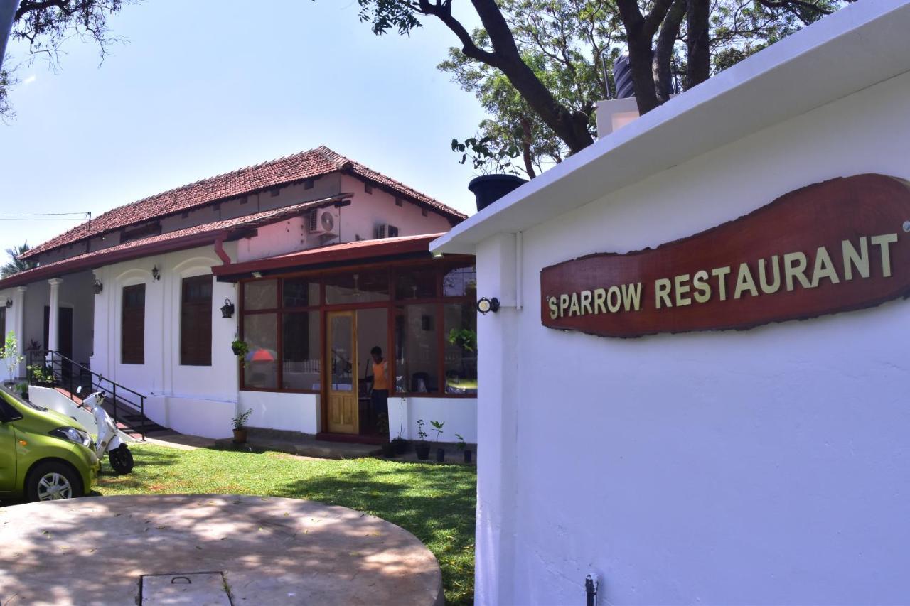 Peninsula Hotel Jaffna Exteriör bild